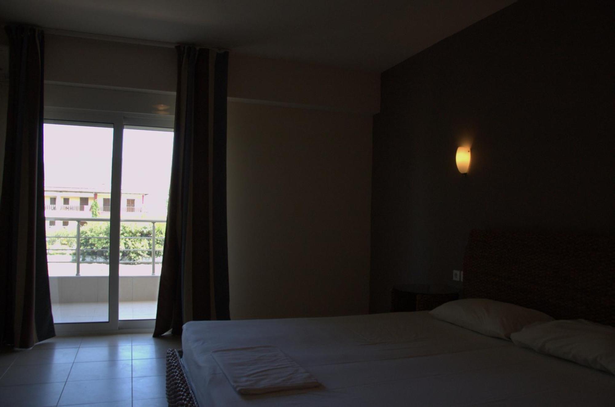 Hotel Sarti Beach Ngoại thất bức ảnh